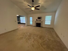 611 Walnut Crossing Dr in Whitsett, NC - Building Photo - Building Photo