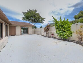 9730 Boca Gardens Pkwy in Boca Raton, FL - Building Photo - Building Photo