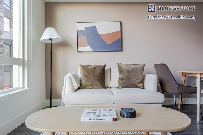 19888 40th Ave W, Unit GO FL5-ID952 in Lynnwood, WA - Foto de edificio - Building Photo