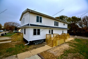 333 Hughes Ave, Unit 2N in Lockport, IL - Building Photo