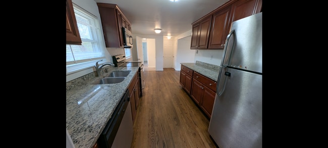 28 Harding St in Middleboro, MA - Building Photo - Building Photo