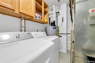 22684 Goddard Rd in Taylor, MI - Building Photo - Building Photo