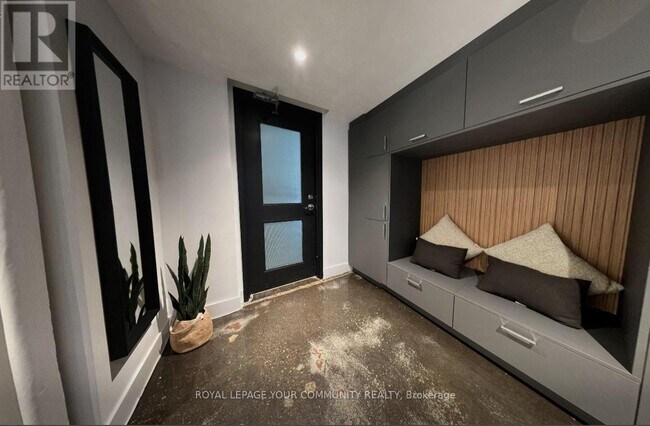 1159 Dundas St E in Toronto, ON - Building Photo - Building Photo