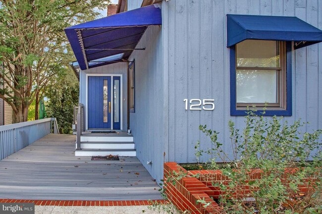 property at 125 Island View Dr