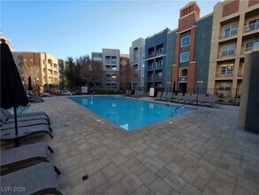 62 E Serene Ave in Las Vegas, NV - Building Photo - Building Photo