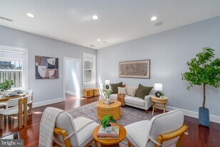 15 W Biddle St in Baltimore, MD - Building Photo