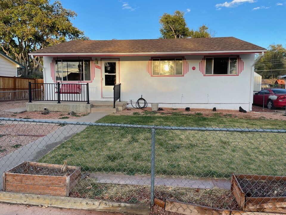 3116 Skyview Ave in Pueblo, CO - Building Photo