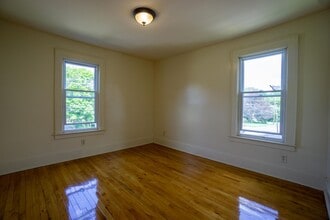2424 E Genesee St in Syracuse, NY - Building Photo - Building Photo