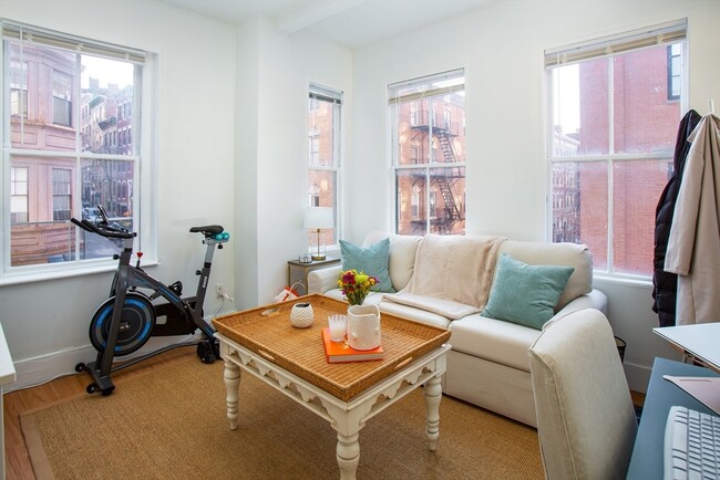 24 Anderson St, Unit 2 in Boston, MA - Building Photo - Building Photo