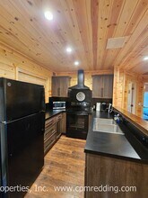 13477 Oak Run Rd in Oak Run, CA - Building Photo - Building Photo