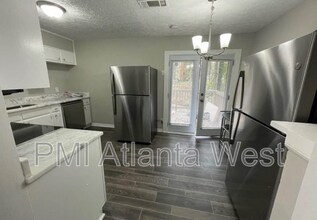 8421 Stonewall Jackson Dr in Jonesboro, GA - Building Photo - Building Photo
