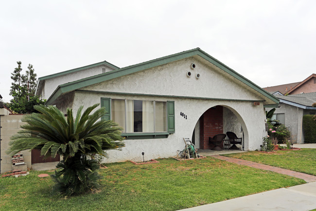 4011 Green Ave in Los Alamitos, CA - Foto de edificio - Building Photo