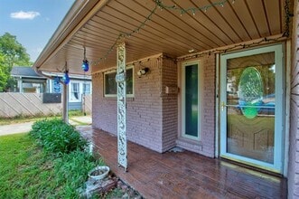 929 Dodson St in Gainesville, TX - Foto de edificio - Building Photo