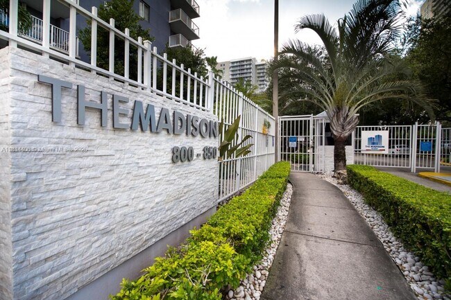 850 N Miami Ave, Unit W-908 in Miami, FL - Building Photo - Building Photo