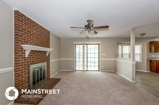 7128 Amarillo Dr in Charlotte, NC - Foto de edificio - Building Photo