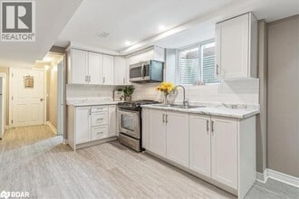 10 Westdale Dr in St Catharines, ON - Building Photo - Building Photo