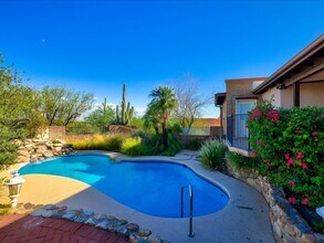 6750 N Longfellow Dr in Tucson, AZ - Building Photo - Building Photo