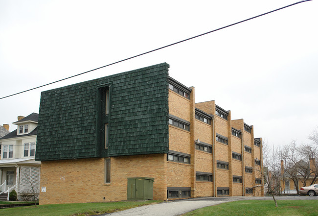 Treehouse Apartments in Pittsburgh, PA - Building Photo - Building Photo