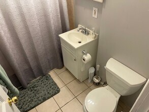 81 Newbury St, Unit 2 in Somerville, MA - Building Photo - Building Photo