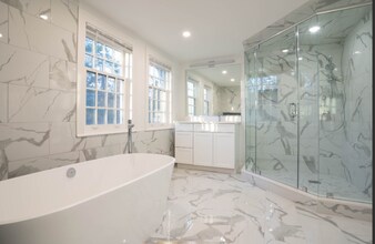 40 Puddingstone Ln in Newton, MA - Building Photo - Building Photo
