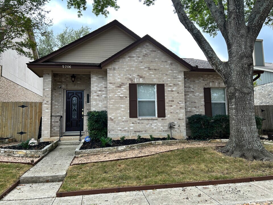 5706 Quail Crown in San Antonio, TX - Building Photo