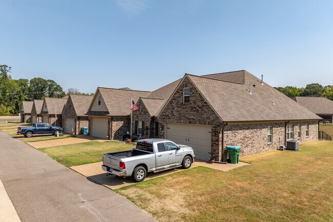 The Grove at Walker Meadows in Munford, TN - Building Photo - Building Photo