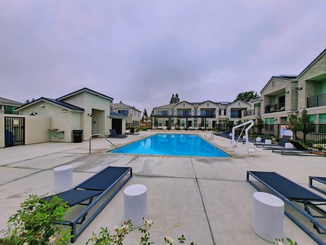 476 W Balsam Ln in Clovis, CA - Building Photo - Building Photo