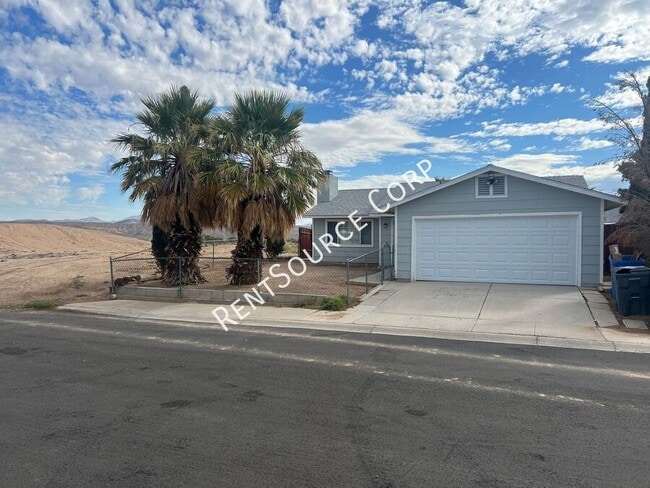 841 Chateau Way in Barstow, CA - Building Photo - Building Photo