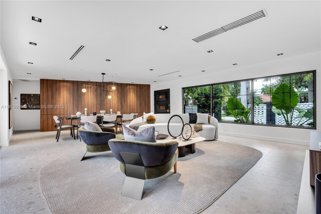 2500 Bayview Dr in Fort Lauderdale, FL - Building Photo