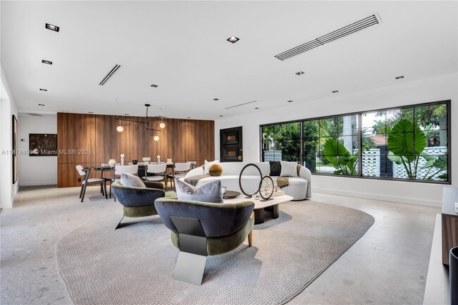 property at 2500 Bayview Dr
