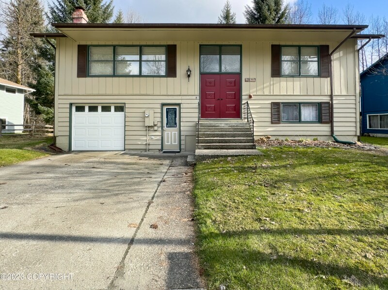 8217 Birch Ln in Juneau, AK - Building Photo