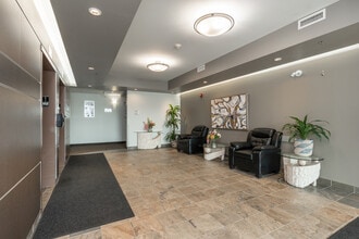 2390 McPhillips St in Winnipeg, MB - Building Photo - Building Photo