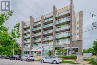 62 Balsam St in Waterloo, ON - Building Photo - Building Photo