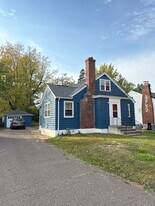 1819 Vermilion Rd in Duluth, MN - Building Photo