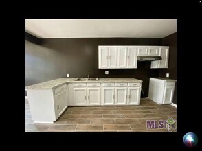 1553 Swan Ave in Baton Rouge, LA - Building Photo - Building Photo