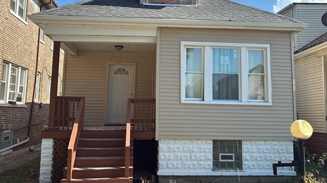 property at 8535 S Marquette Ave