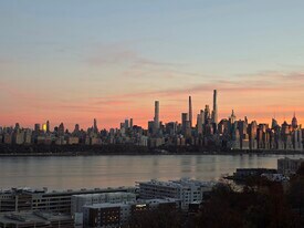 9060 Palisade Ave in North Bergen, NJ - Building Photo