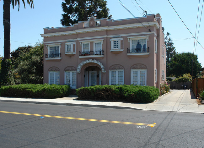 332 Lake Ave in Watsonville, CA - Building Photo - Building Photo