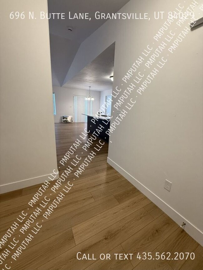 696 Butte Ln in Grantsville, UT - Building Photo - Building Photo