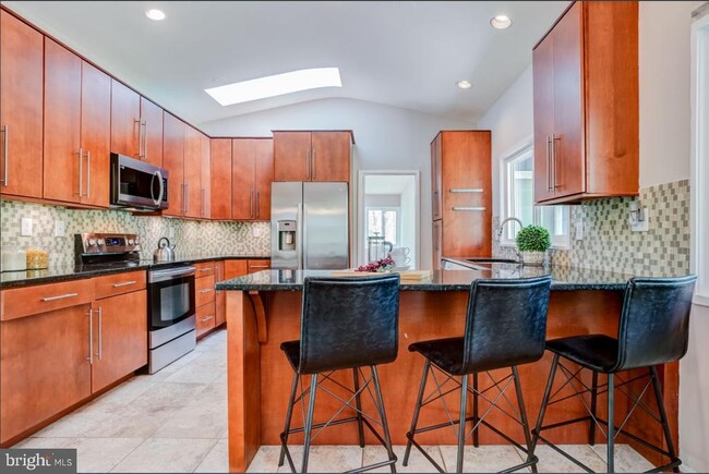 8428 Magruder Mill Ct in Bethesda, MD - Building Photo - Building Photo