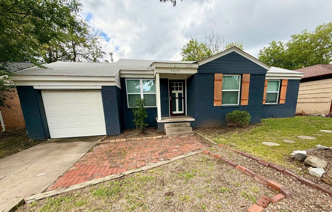 1117 E Louisiana St in Norman, OK - Building Photo