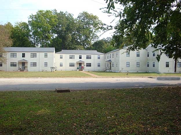 600 E 6th St in Tuscumbia, AL - Building Photo