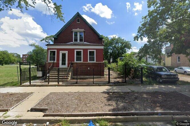 7029 S May St in Chicago, IL - Building Photo