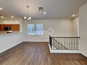 34811 N 30th Ave in Phoenix, AZ - Foto de edificio - Building Photo