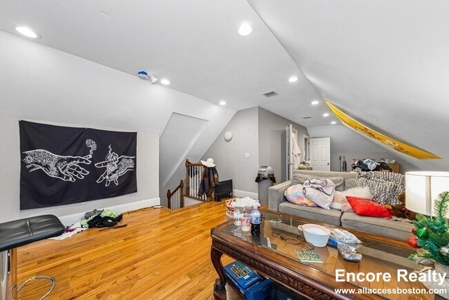 70 Hillside St, Unit 3