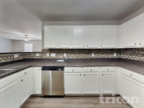 1609 Extine Ln in Raleigh, NC - Building Photo - Building Photo