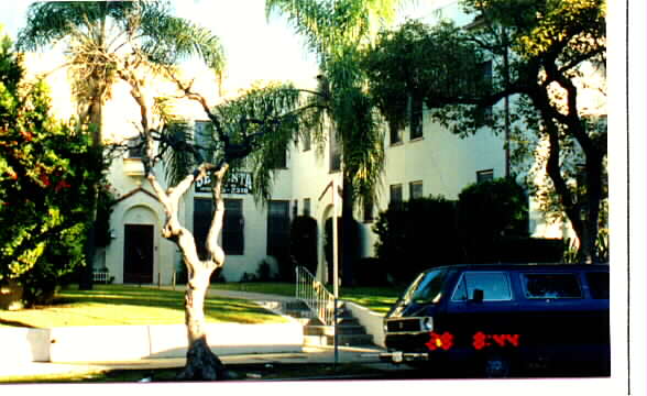 2375-2379 W 12th St in Los Angeles, CA - Foto de edificio