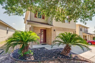 5619 Red Canyon in San Antonio, TX - Building Photo - Building Photo