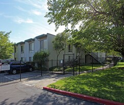 Summerwood Apartments in North Highlands, CA - Building Photo