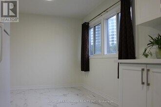 254 Sprucewood Ct in Toronto, ON - Building Photo - Building Photo